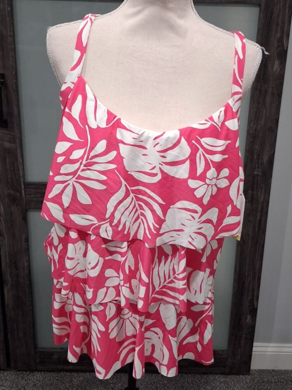 Beach House Tiered Tankini Swim Top – Coral Pink & White – Size 18W (NWT)